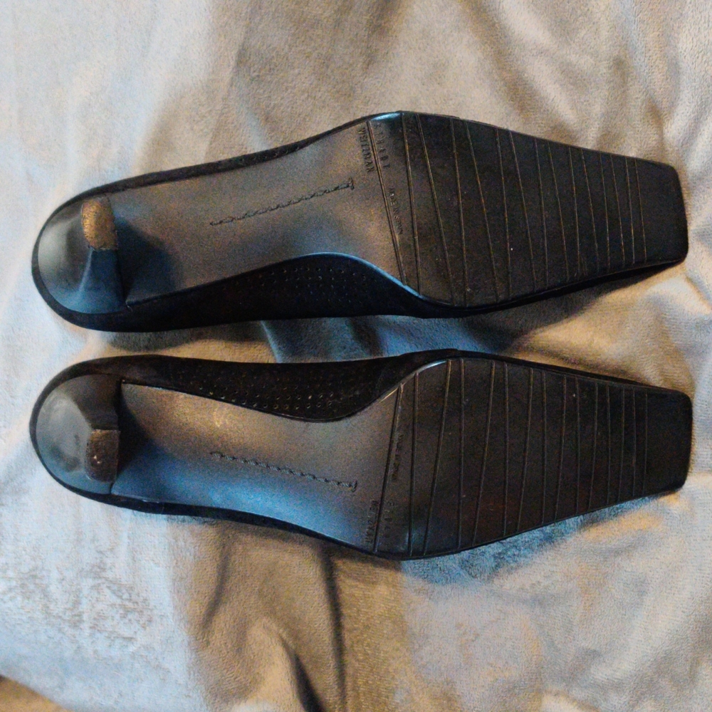 Stuart Weitzman Blk Suede Cutout Square Toe Pump … - image 2